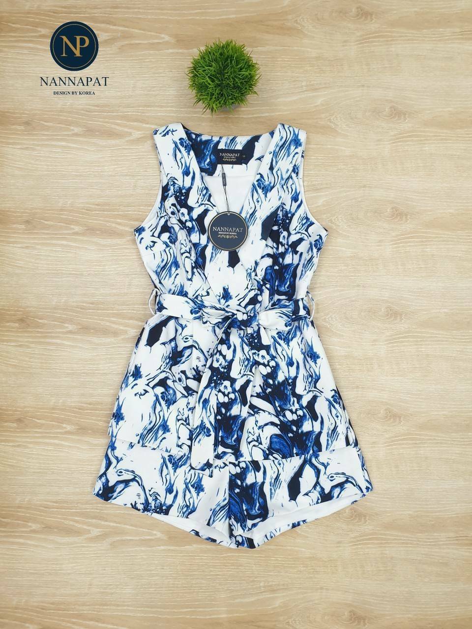 เสื้อแขนกุดกระดุมหน้า