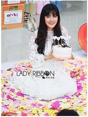 Lace Maxi Dress with Ribbon เดรสยาวผ้าลูกไม้สีขาว