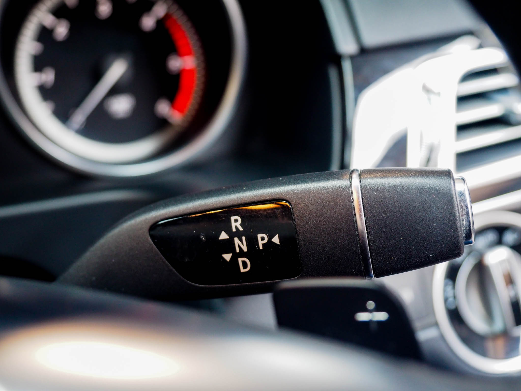 จองแล้ว E300 Bluetec Hybrid Exclusive W212