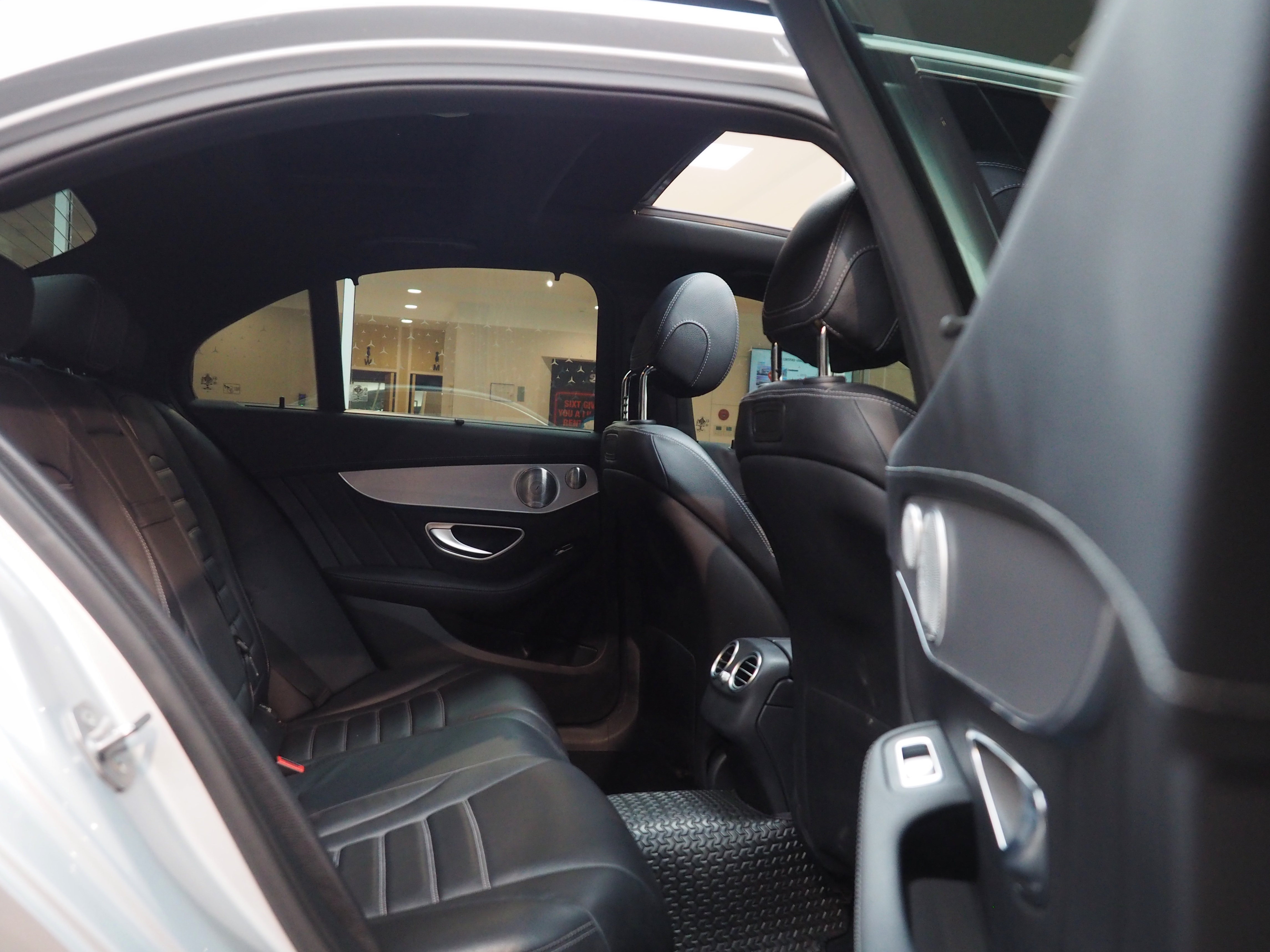 จองแล้ว C350e AMG Plug in Hybrid W205