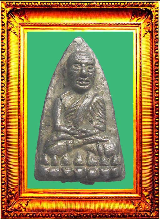 หลวงปู่ทวดหลังเตารีดพิมพ์ใหญ่เนื้อแร่ องค์ที่ 2