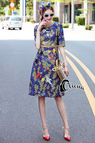 ชุดเดรสคอกลมแขน 3 ส่วน