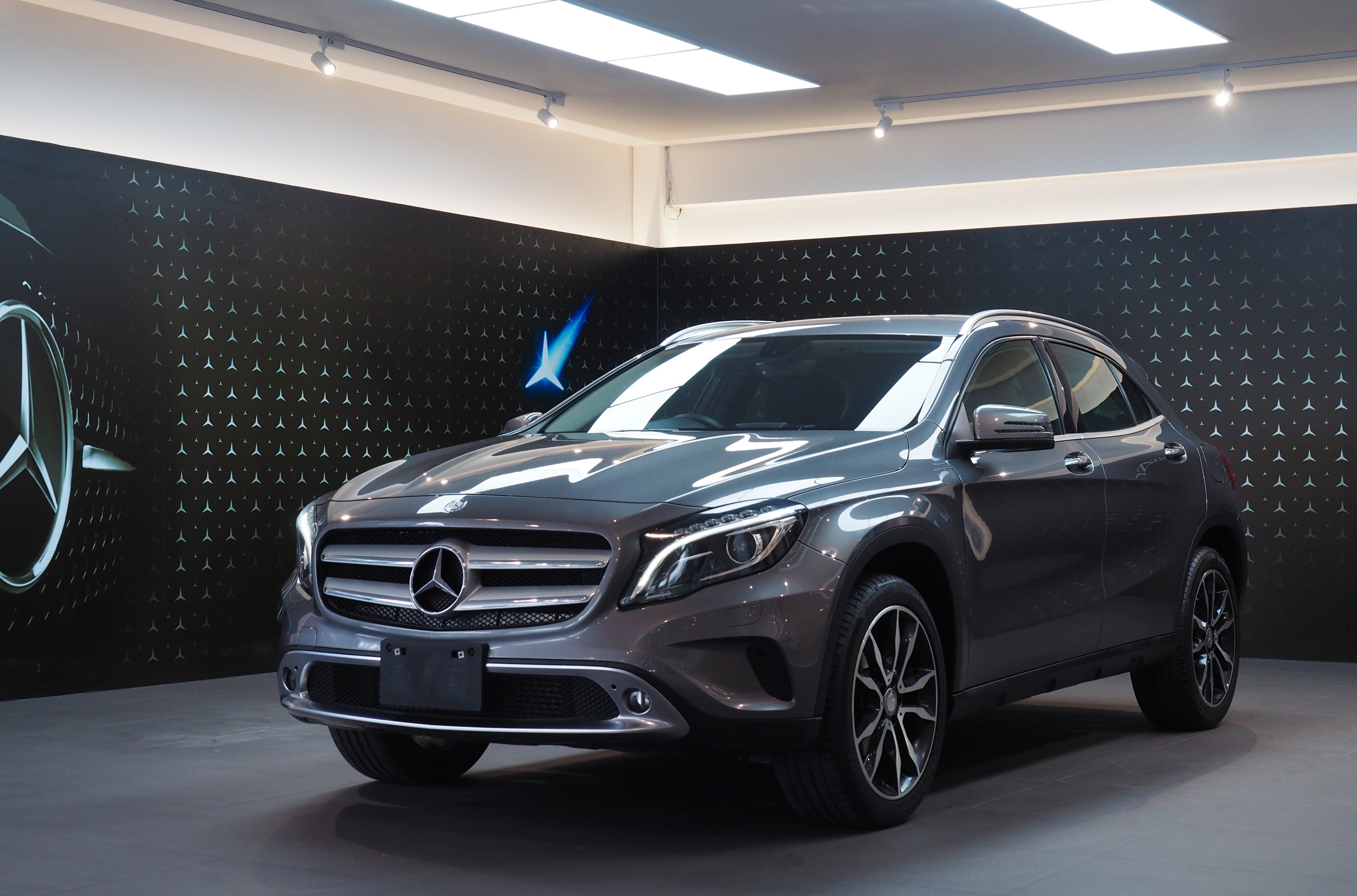 จองแล้ว GLA200 Urban W156