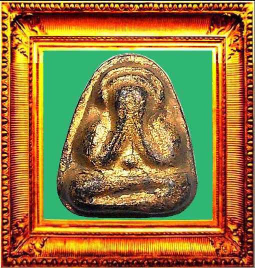 พระปิดตาหลังแบบสะดือเล็กหลวงปู่เฮี้ยงวัดป่า องค์ที่ 1