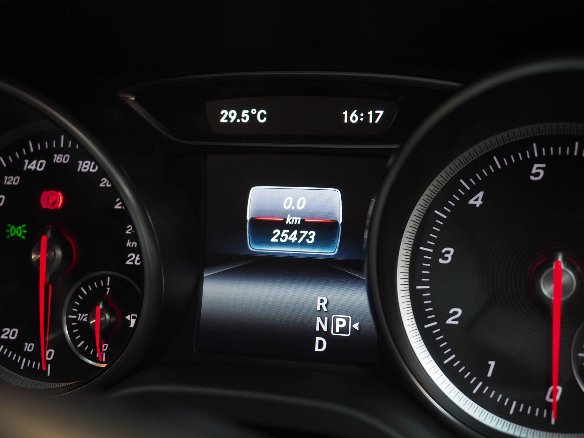 จองแล้ว GLA200 Urban W156