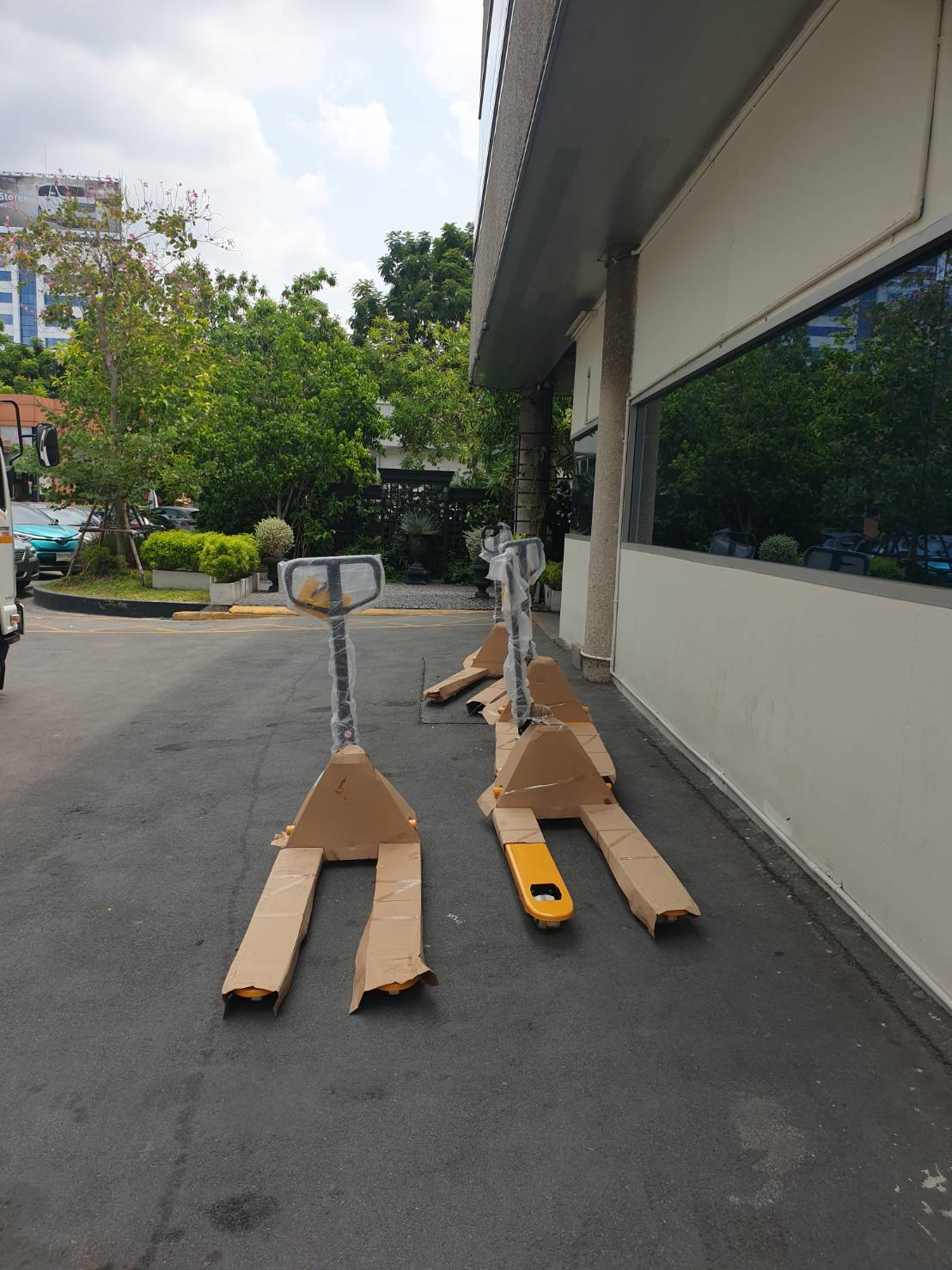 รถยกลากแบบมือโยก Hand Pallet Truck