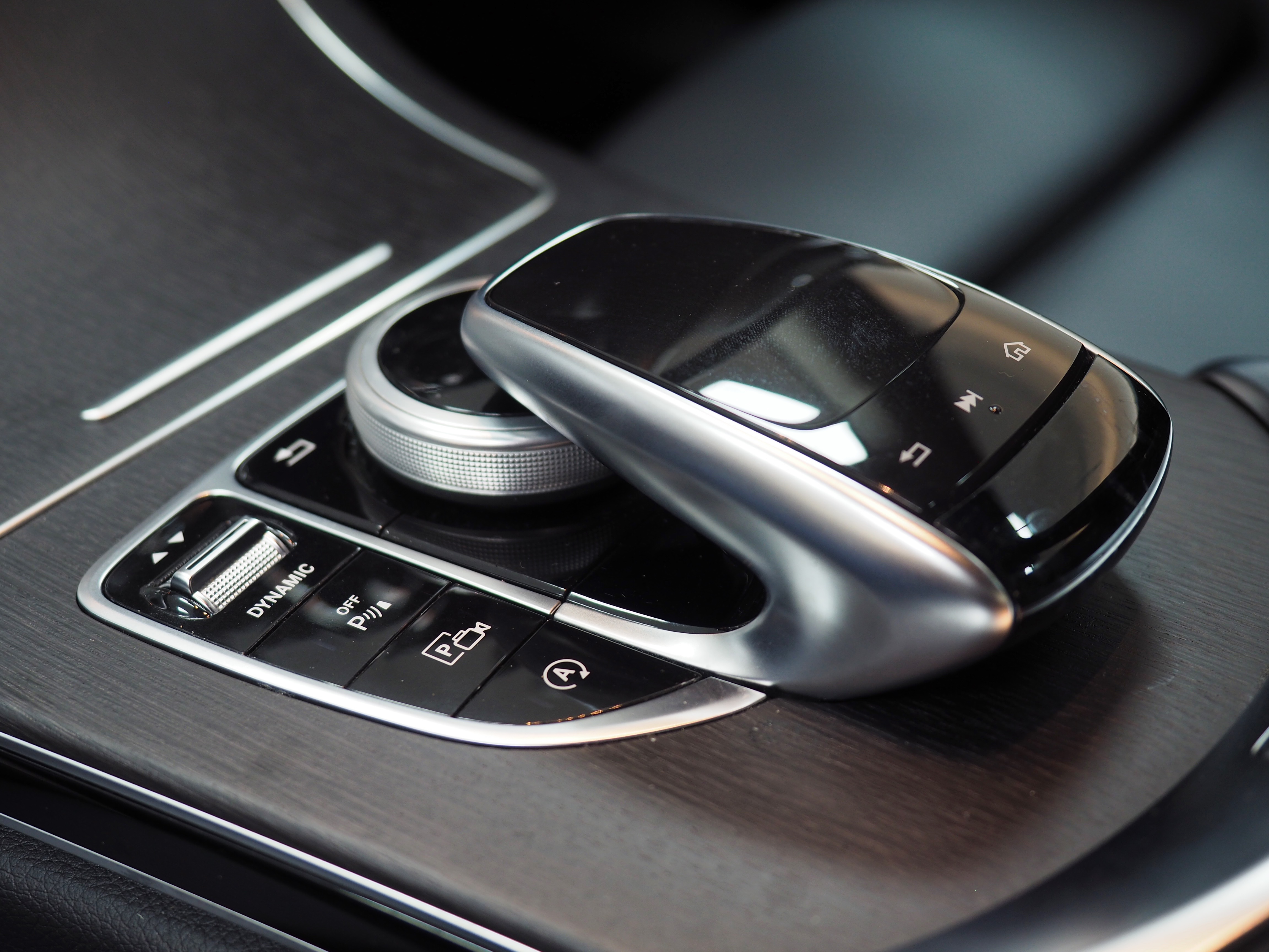 จองแล้ว C220d Avantgarde W205