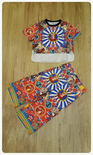 เซ็ทเสื้อ+กางเกง คอปสั้นกางเกงสี่ส่วน