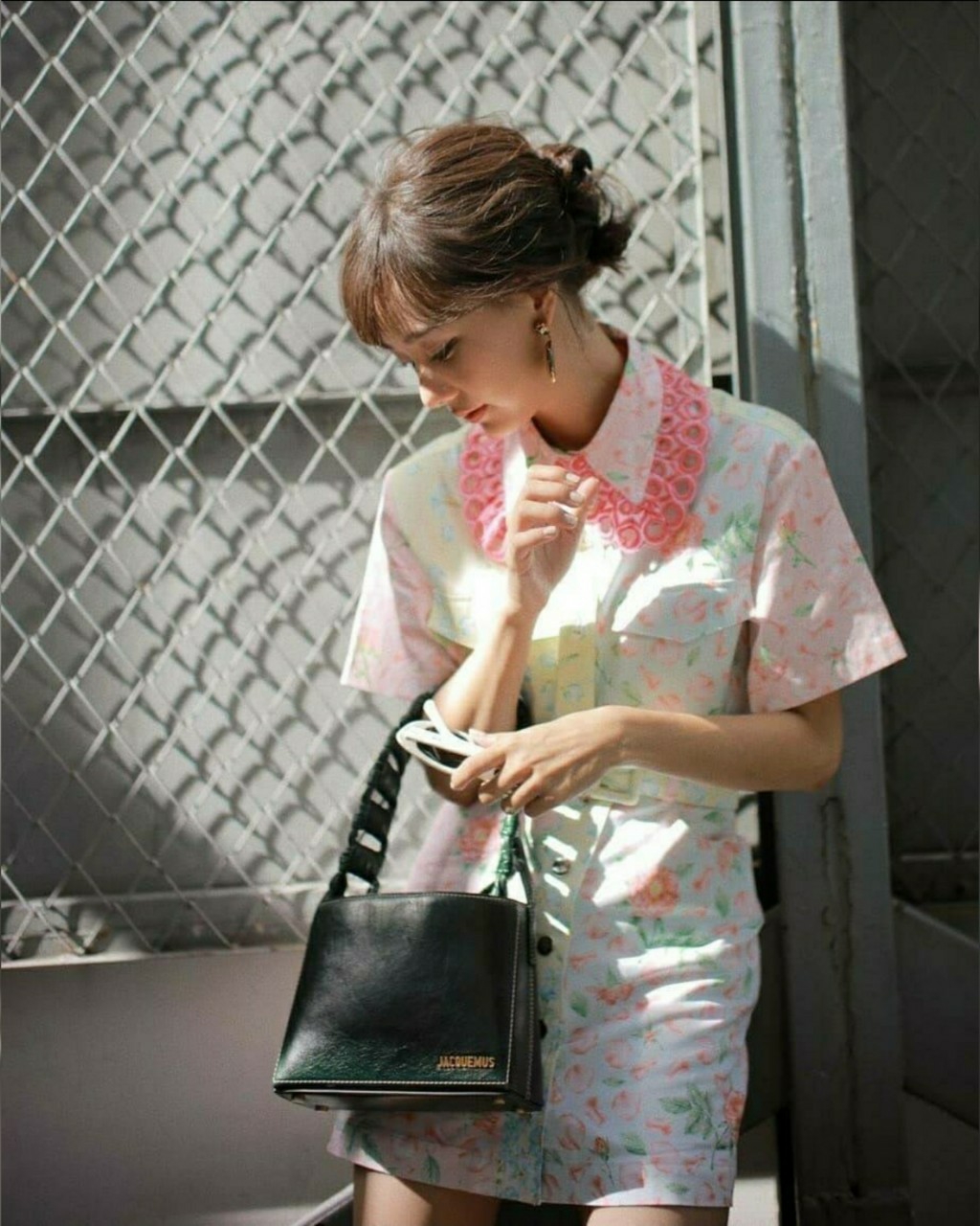 เสื้อกระดุมหน้า แต่งปกคอด้วยผ้าปัก