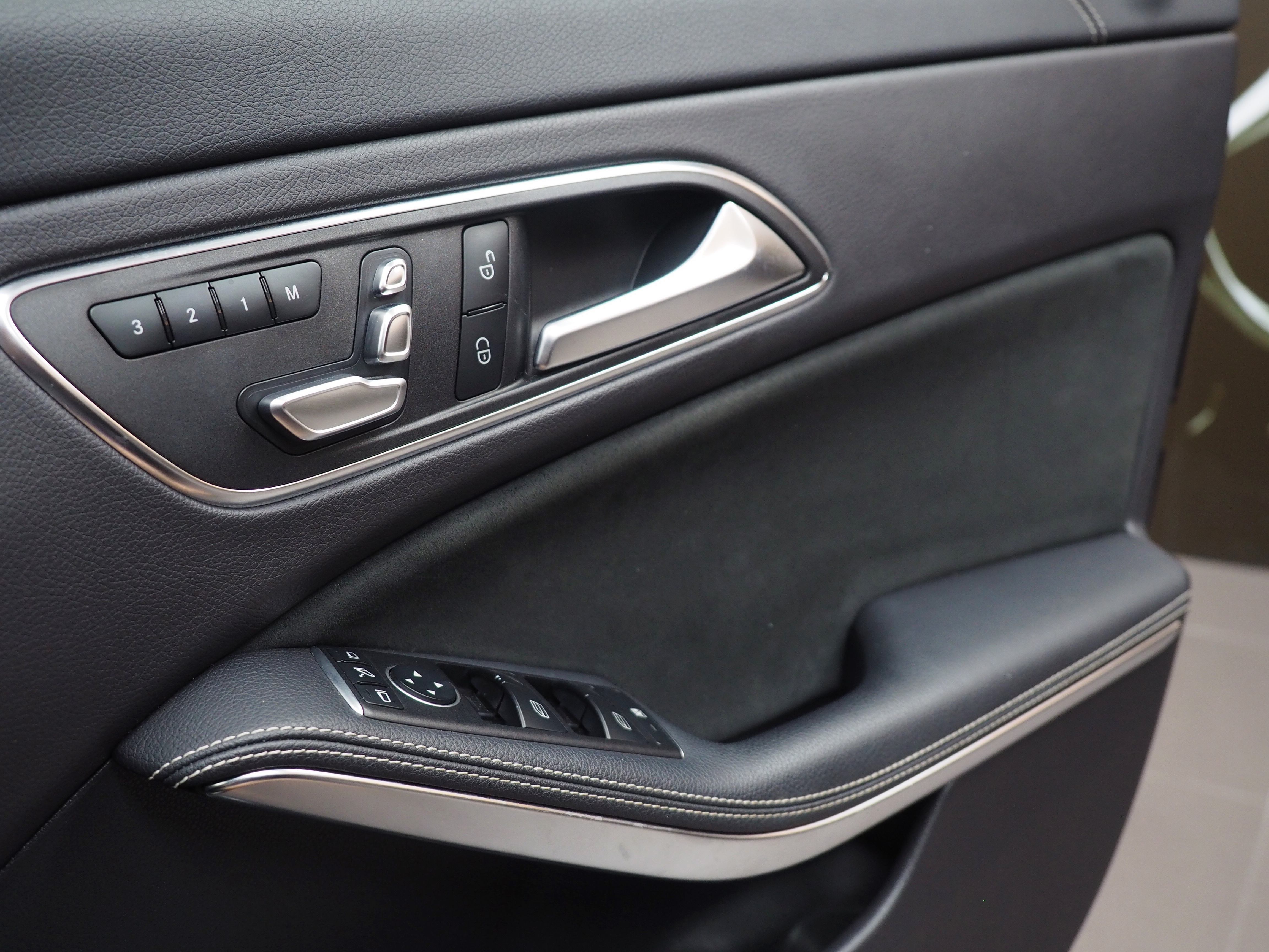 จองแล้ว CLA250 AMG Night Edition W117