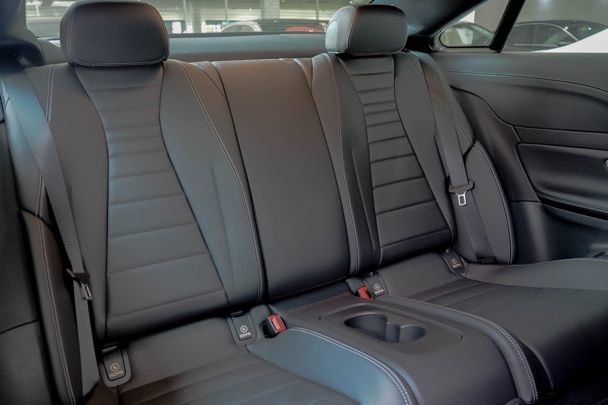 จองแล้ว E200 Coupe AMG Dynamic W238