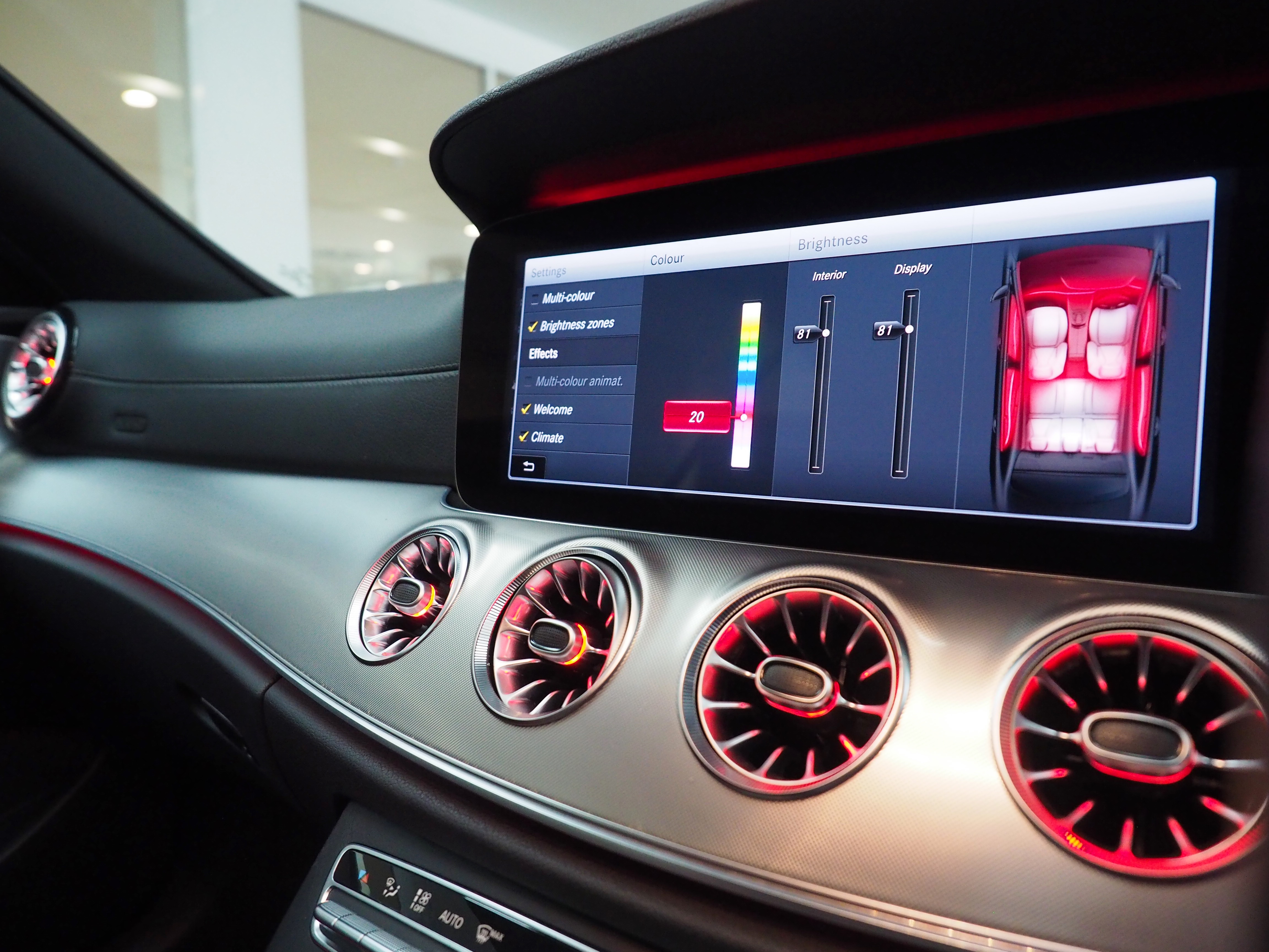 จองแล้ว E200 Coupe AMG Dynamic W238