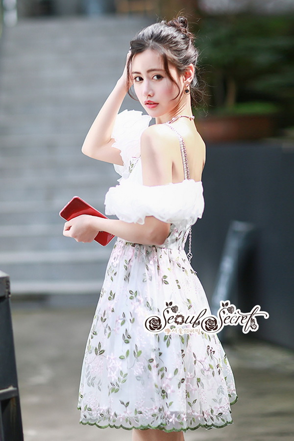 มินิเดรสสายเดี่ยวสวยหรูแขนพองโปร่ง
