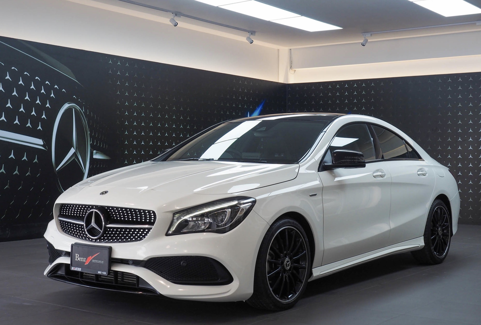 จองแล้ว CLA250 AMG Night Edition W117
