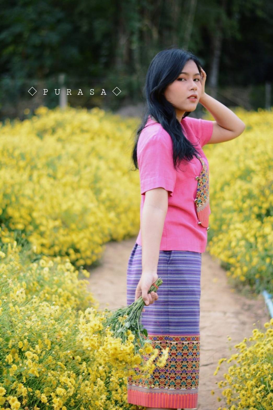 กางเกงตีนจก