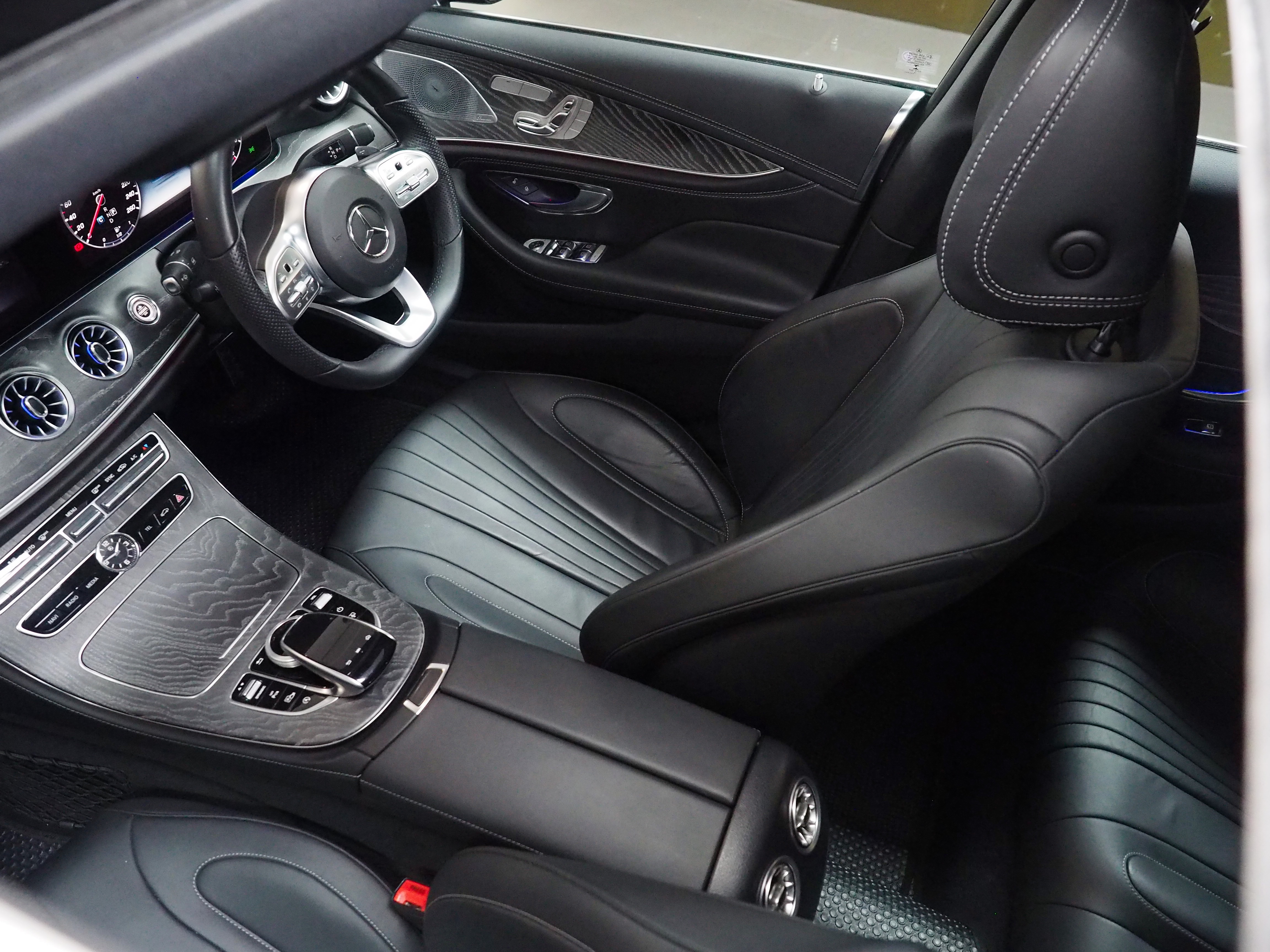 จองแล้ว CLS300d AMG Premium W257