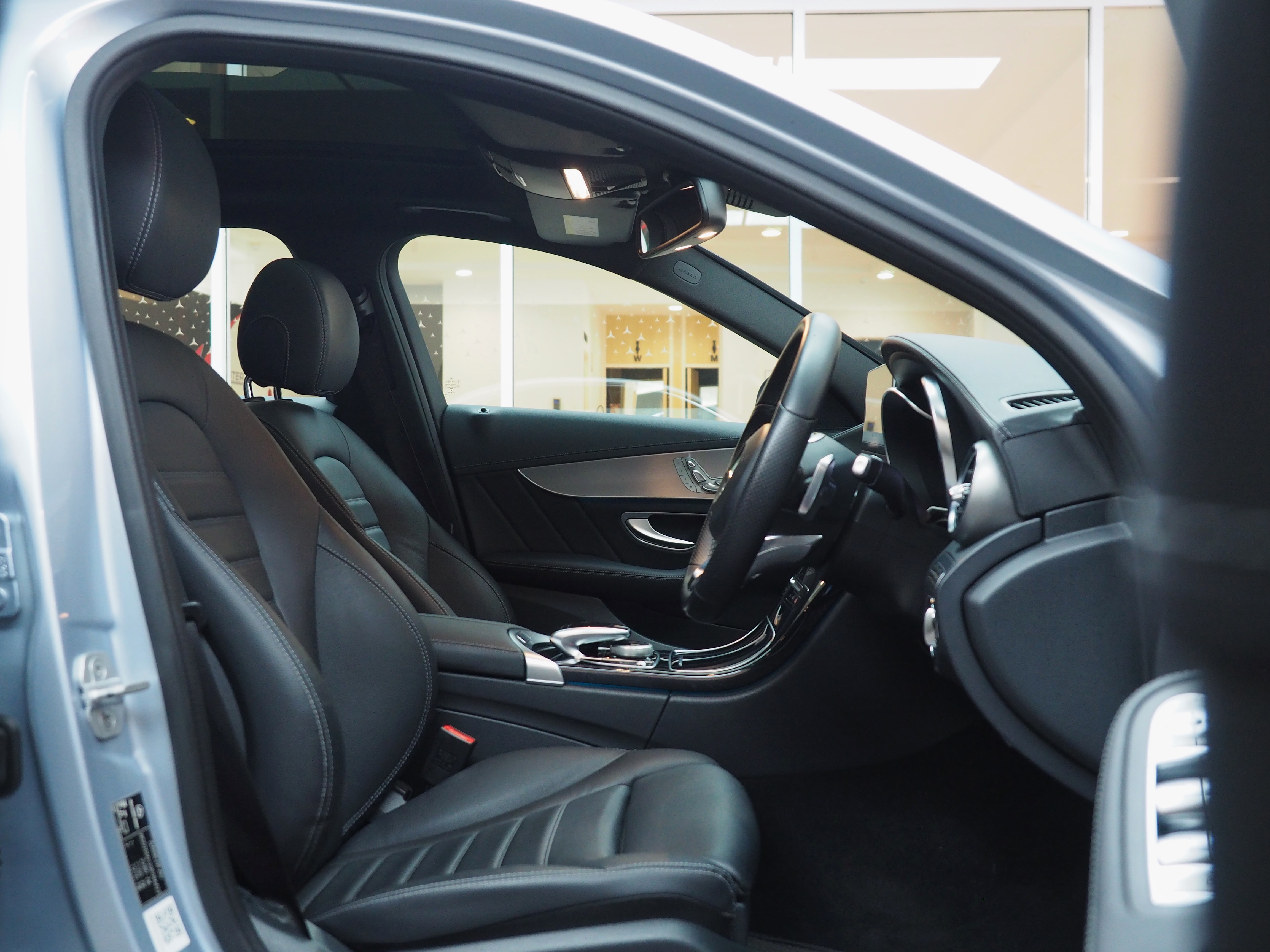 จองแล้ว C300 Bluetec Hybrid AMG W205