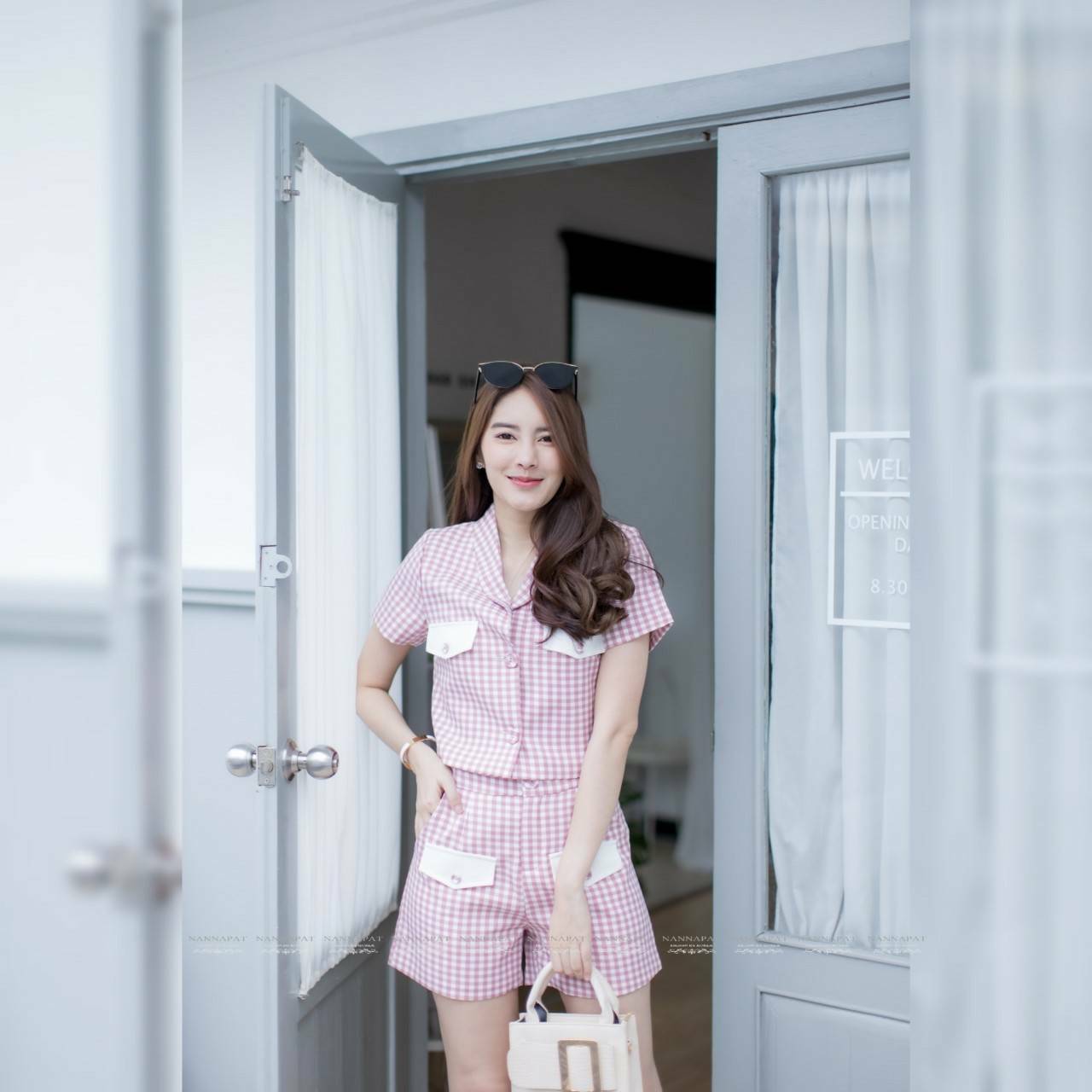 เสื้อกระดุมหน้า แต่งกระเป๋า