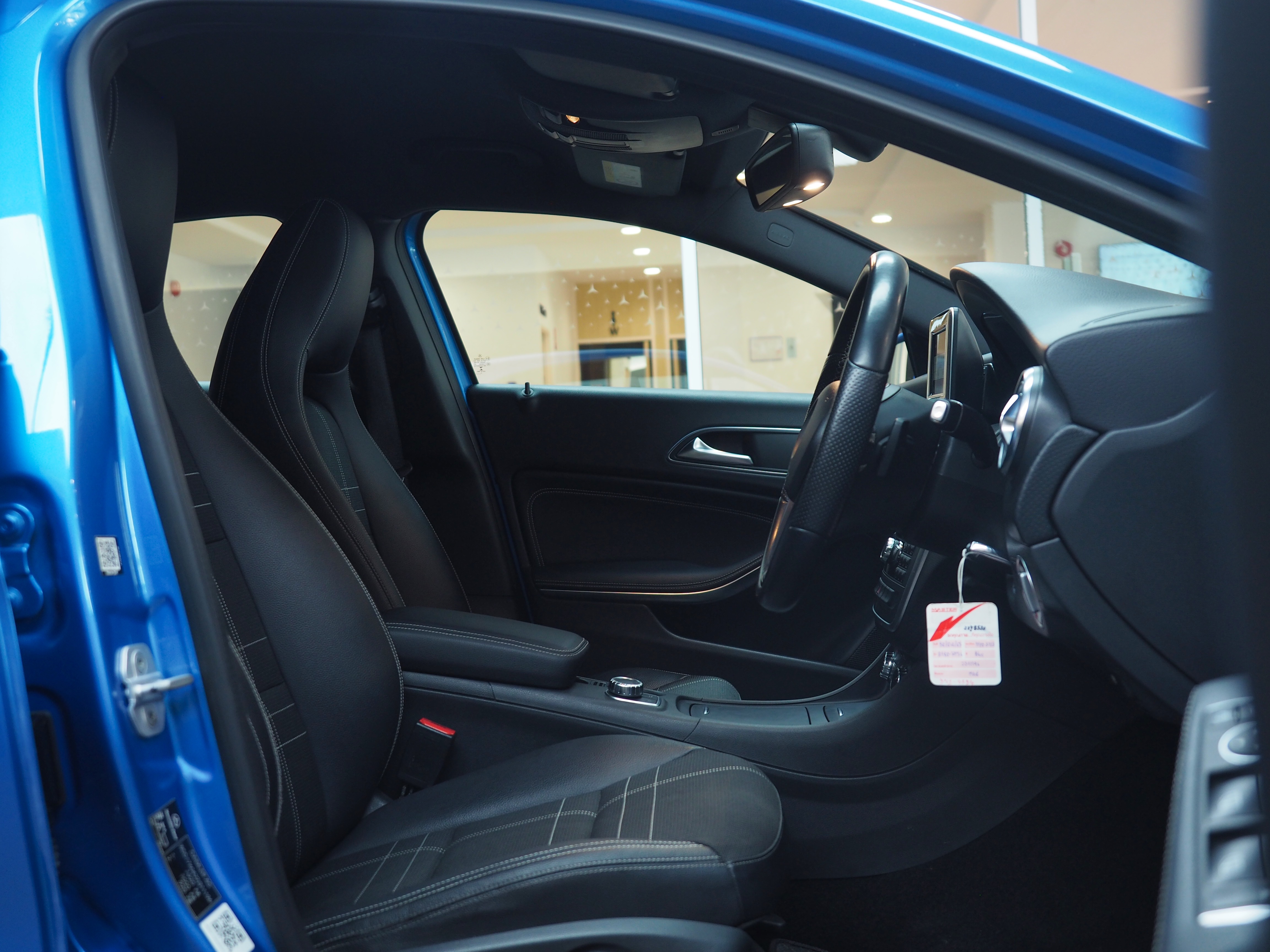 จองแล้ว A180 Urban W176