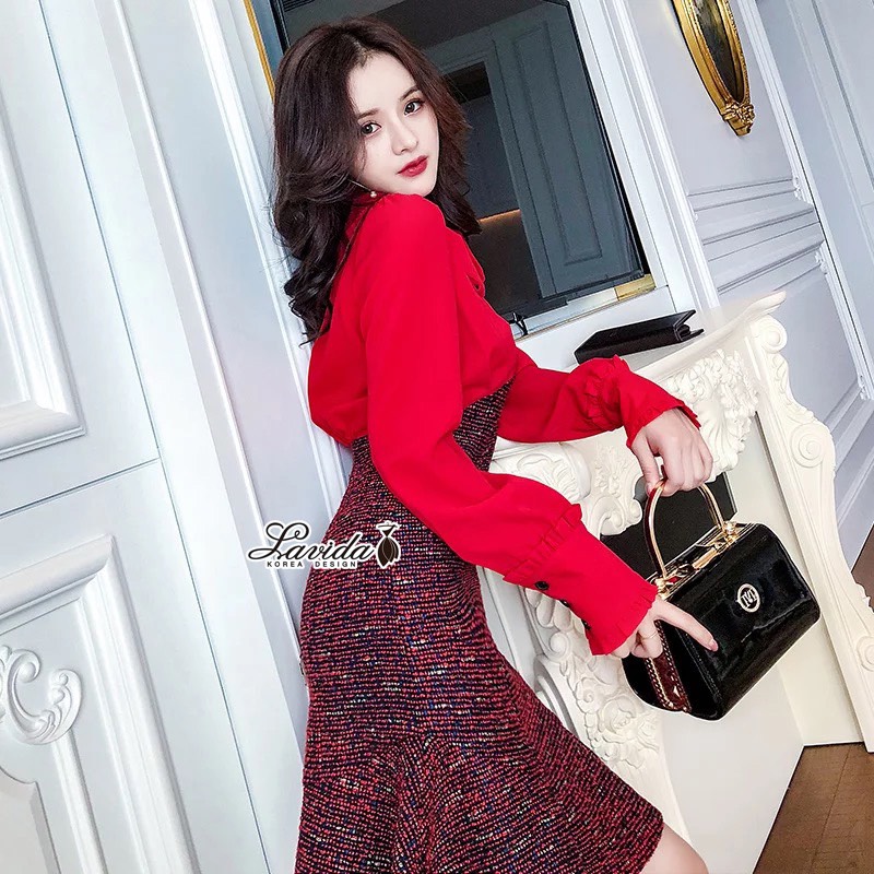 เดรสหรูเริ่ส ตัวเสื้อใช้ผ้าพื้นสีแดงคอผูกโบว์ ปายแขน