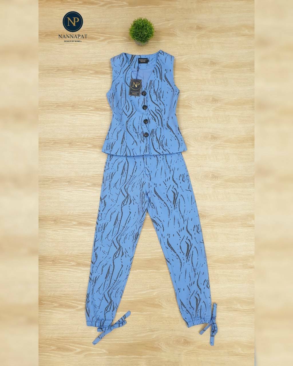 เสื้อกระดุมหน้า กางเกงมีกระเป๋าข้าง