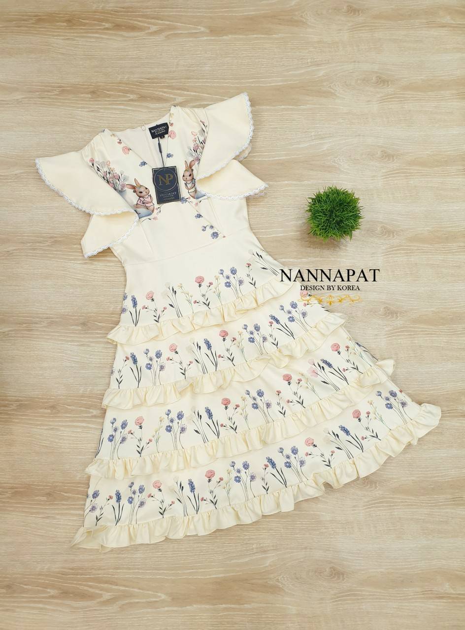 เดรสพิมพ์ลายสีสวยละมุน