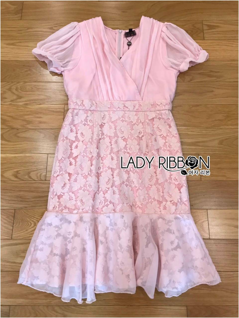 เดรสผ้าจอร์เจียแต่งผ้าลูกไม้สีชมพูแขนสั้นทรงตุ๊กตา