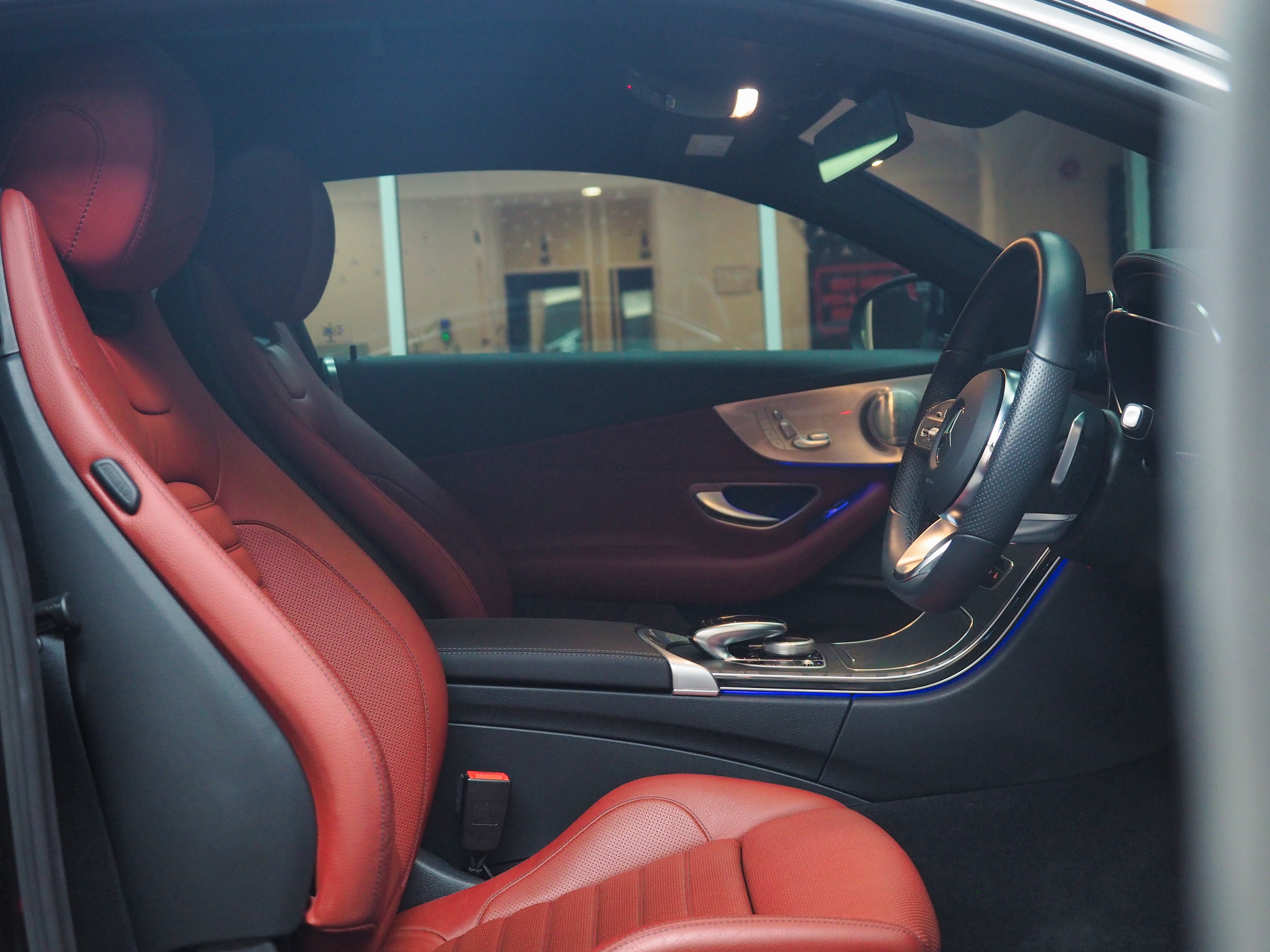 จองแล้ว C200 Coupe AMG W205