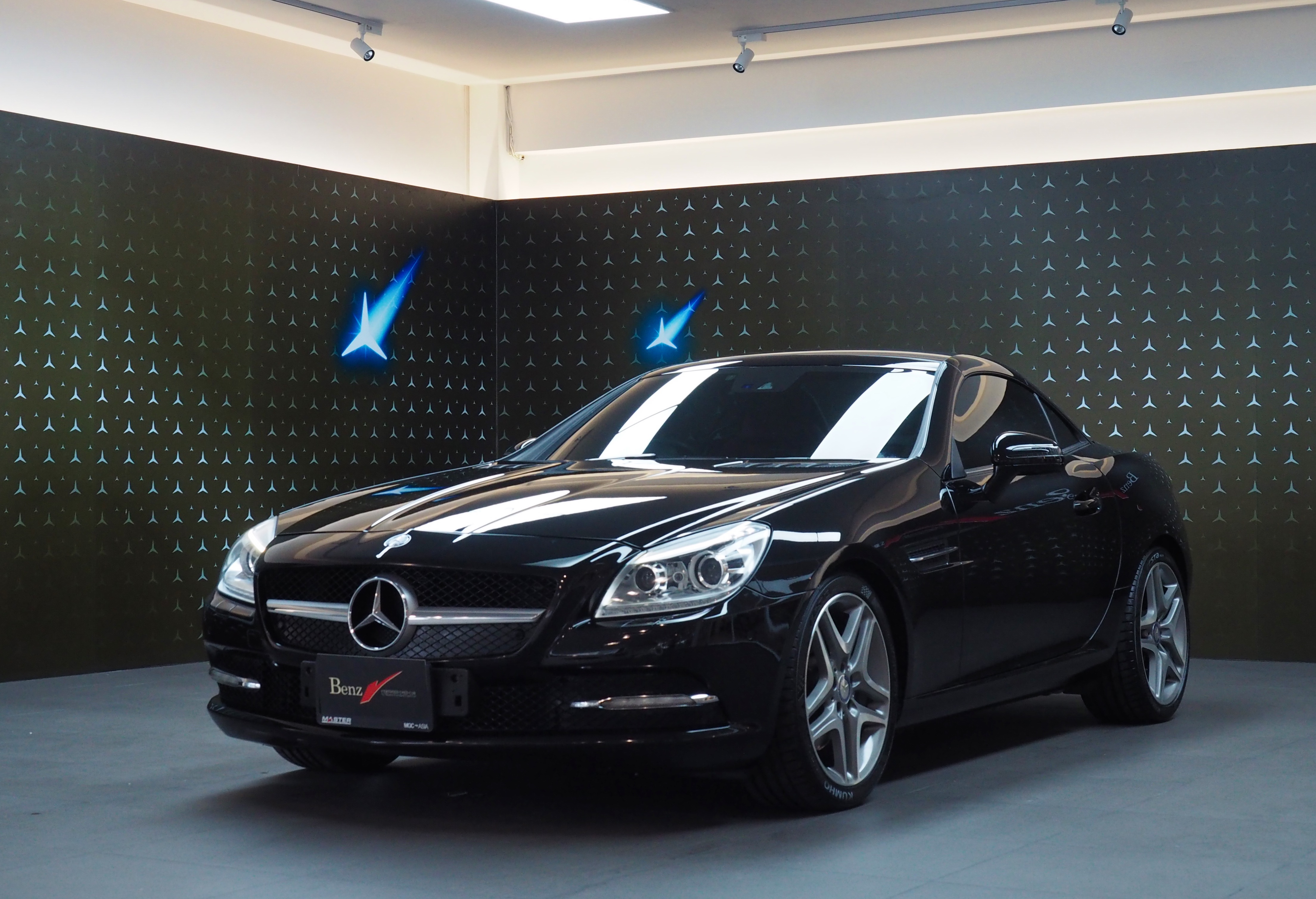 จองแล้ว SLK250 AMG R172