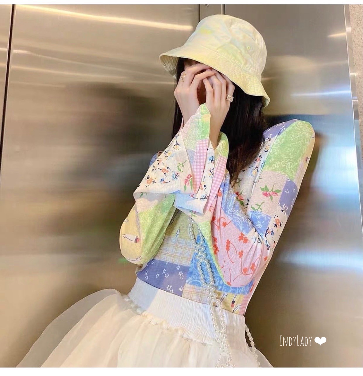 เสื้อคอปาด แขนยาว พิมพ์ลาย