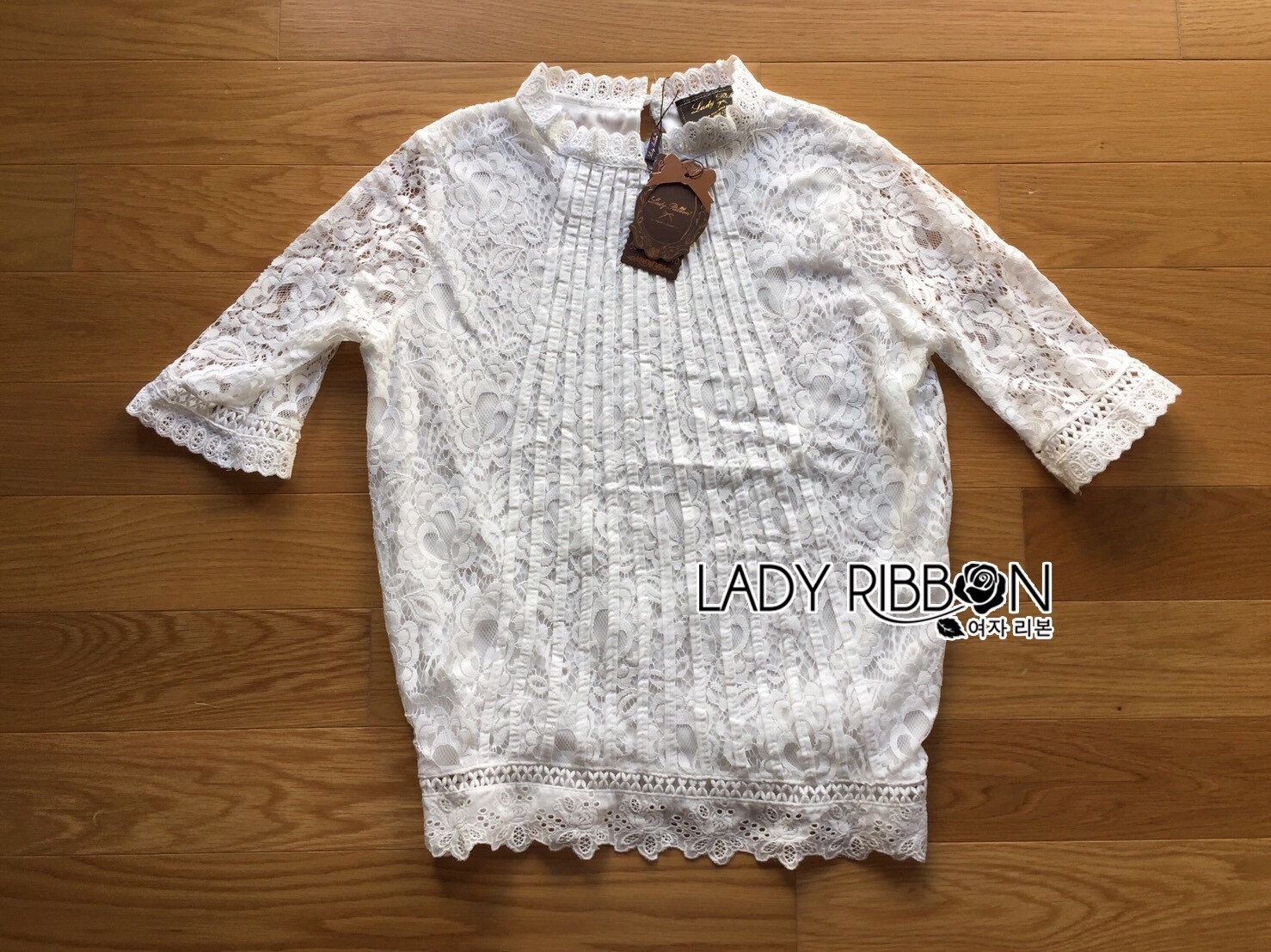 เสื้อลูกไม้ผ้านิ่มใส่สบาย แขนศอกใส่เข้าได้กับท่อนล่างได้หลายแบบ