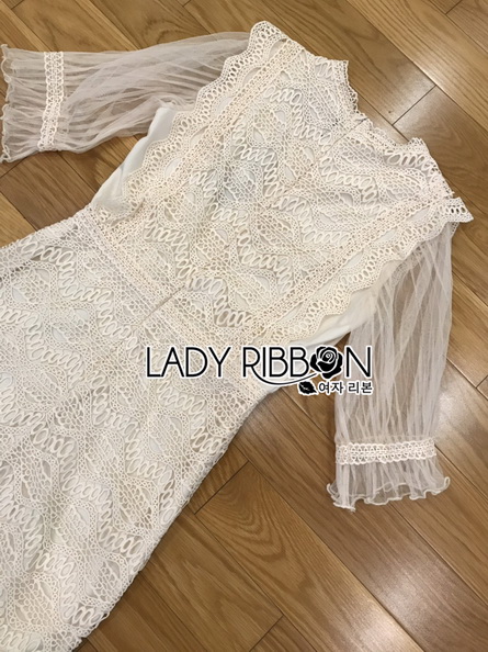 Mini Dress เดรสสั้นผ้าลูกไม้สีขาวงาช้าง