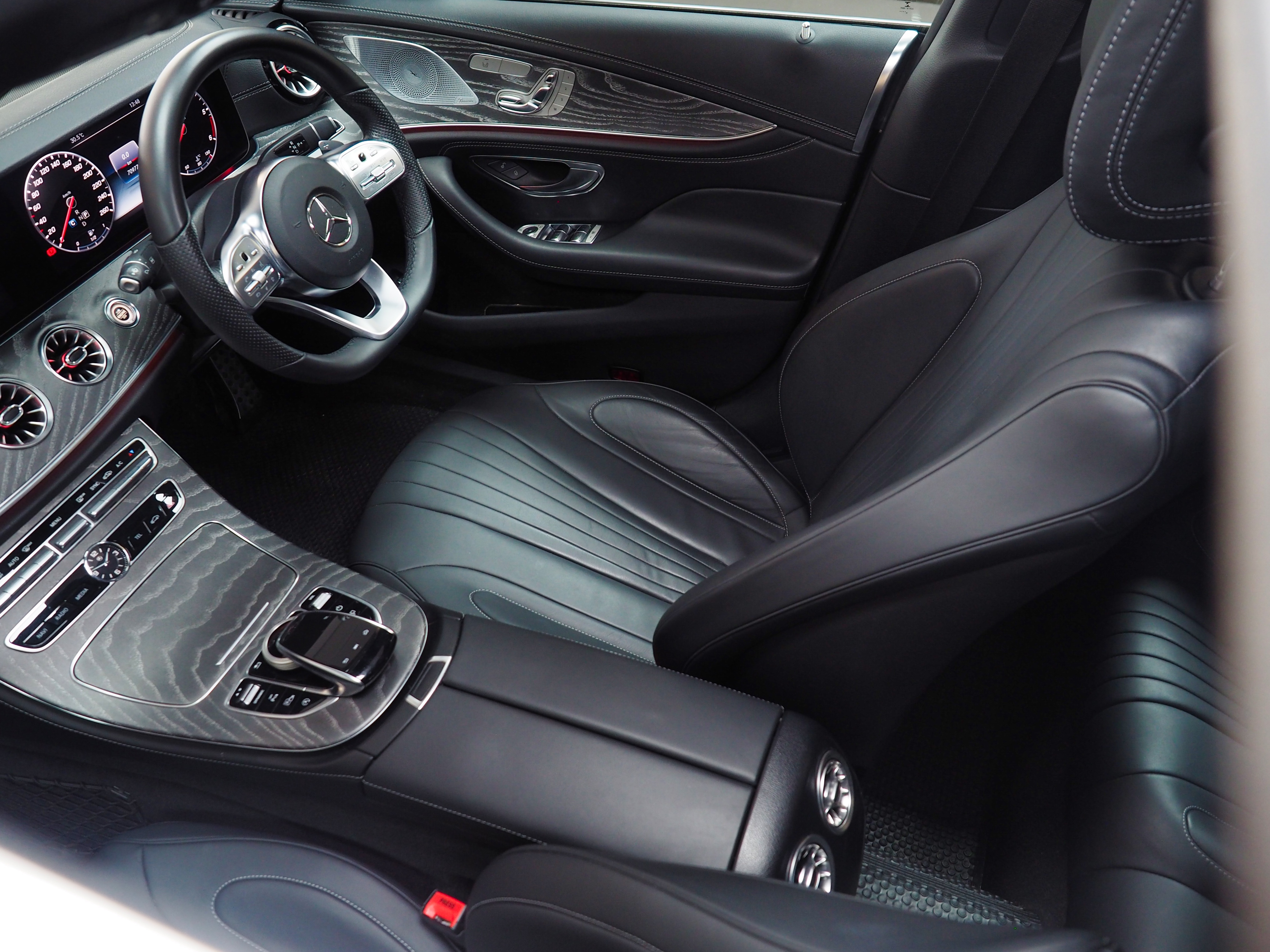 จองแล้ว CLS300d AMG Premium W257