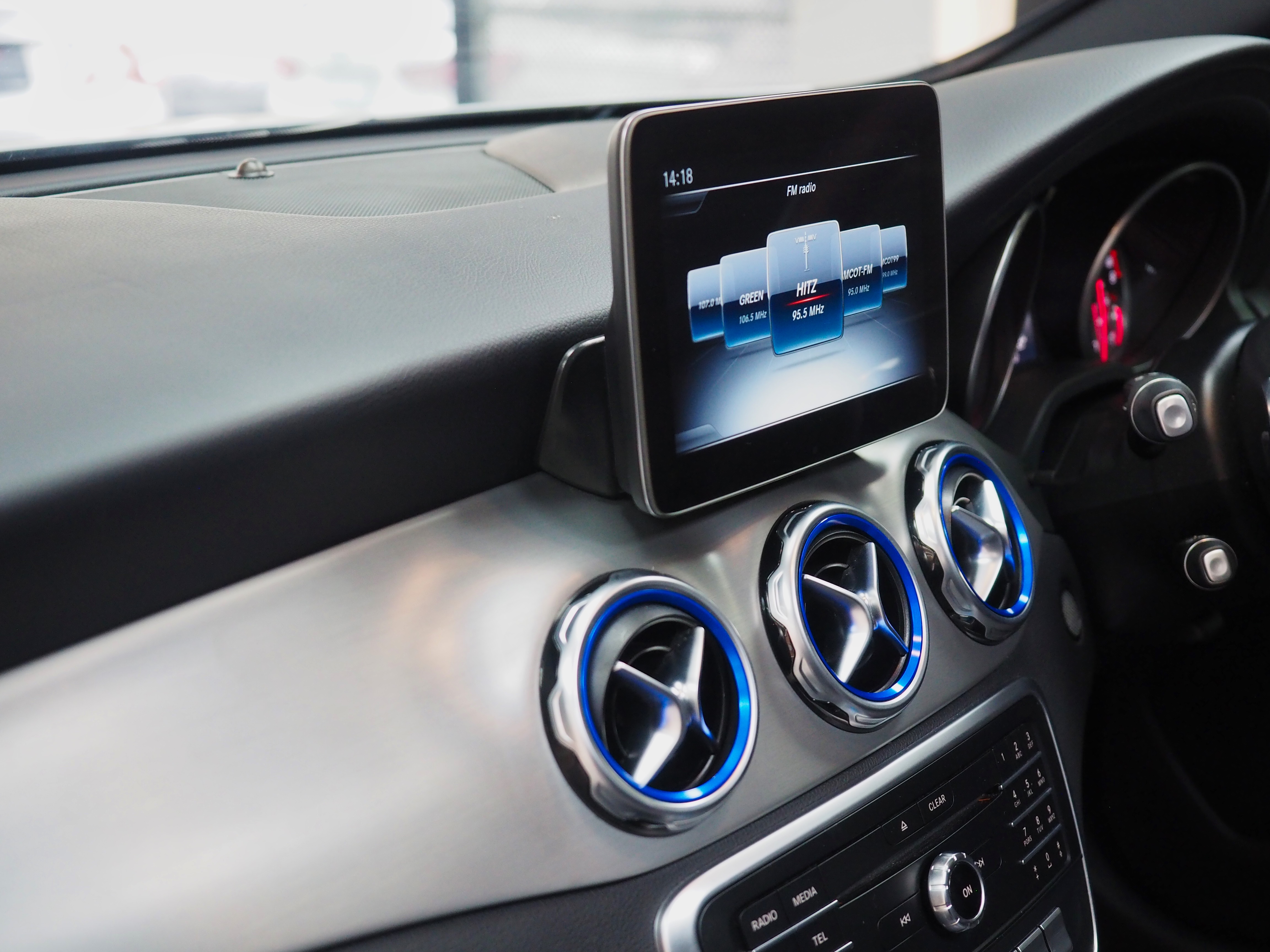 จองแล้ว GLA250 AMG Dynamic W156