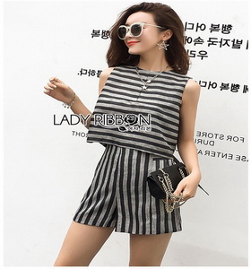 Lady Ribbon Charlotte เซ็ตผ้าลายทางเสื้อคร็อป