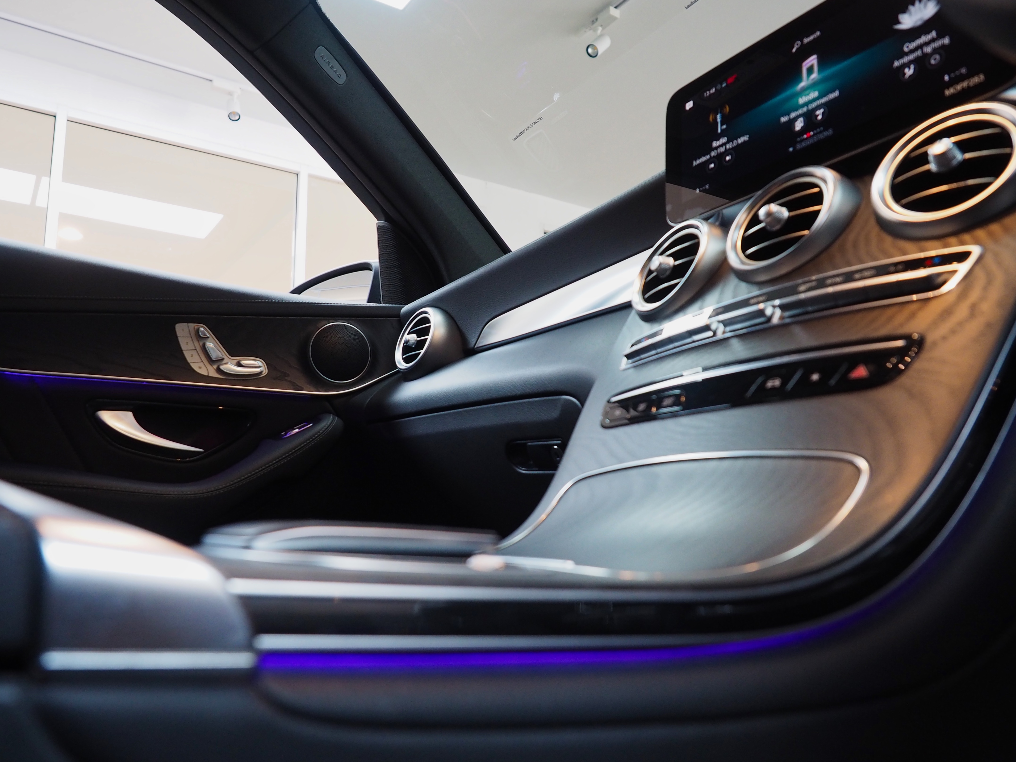 จองแล้ว GLC220d AMG Dynamic W253