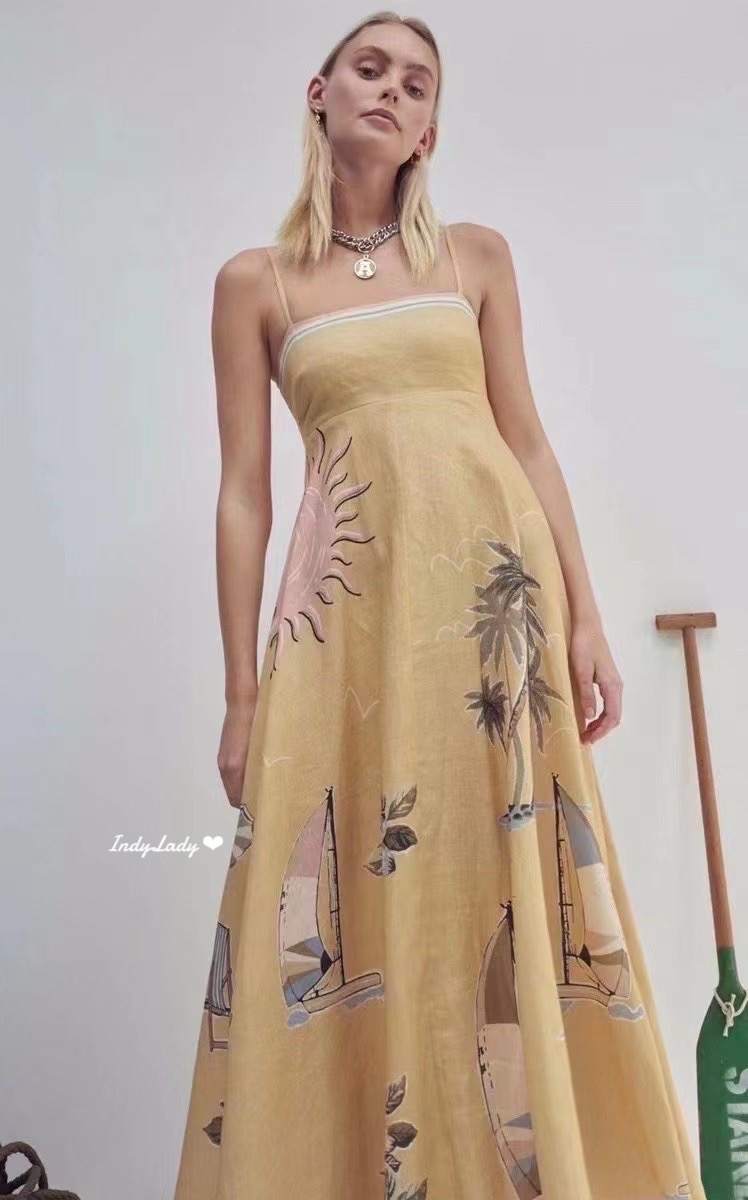 เดรสมาในโทนสีเหลืองสวย พิมพ์ลาย