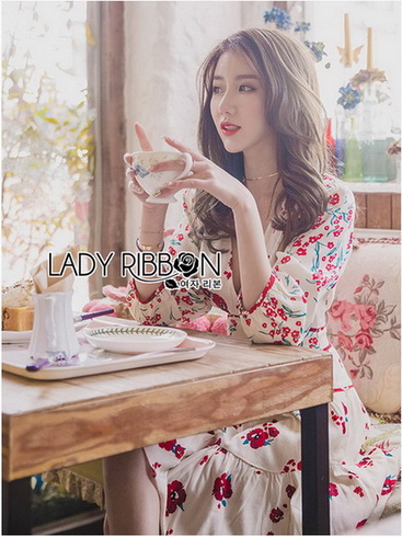 เดรสสั้นสีขาวอมครีมพิมพ์ลายดอกไม้สีแดง