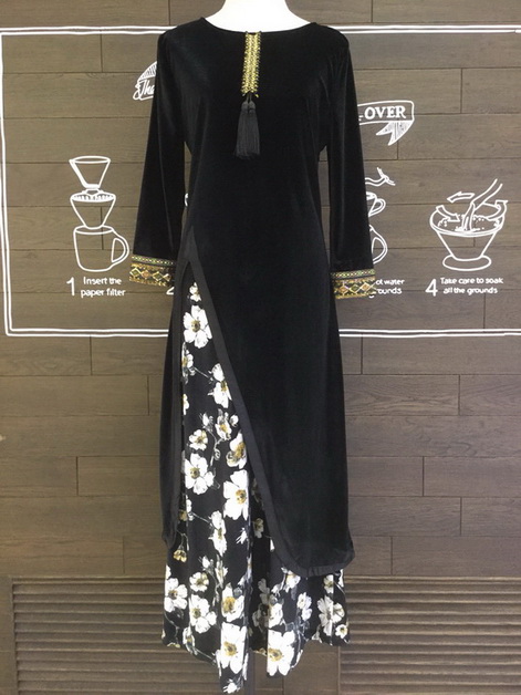 เสื้อตัวยาวกำมะหยี่พร้อมกับกางเกง