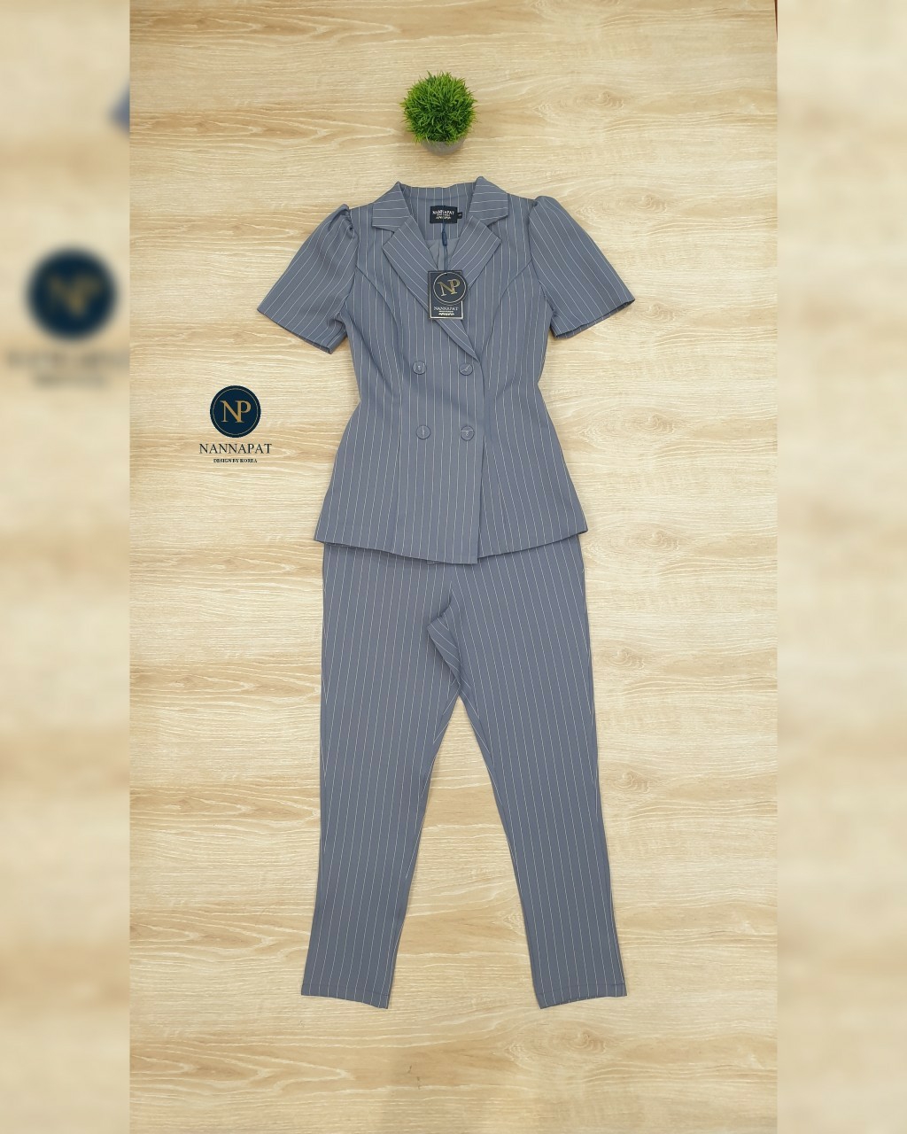 เสื้อกระดุมหน้า กางเกงมีกระเป๋าข้าง