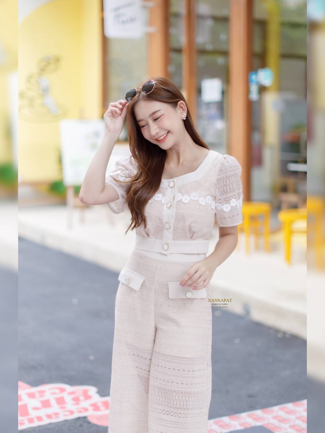 ผ้าลูกไม้ถักอย่างดีแขนสั้น