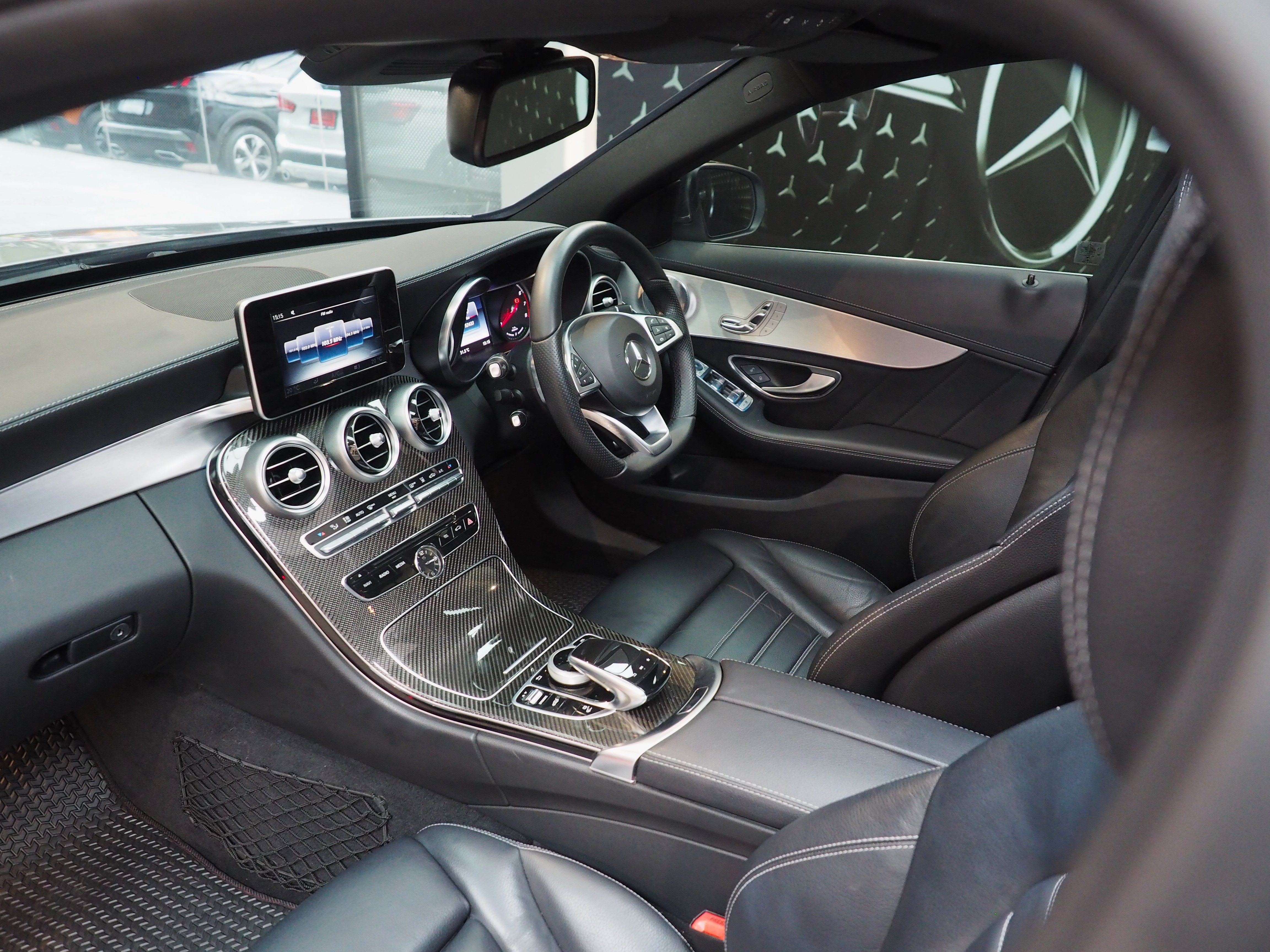 จองแล้ว C350e AMG Plug in Hybrid W205