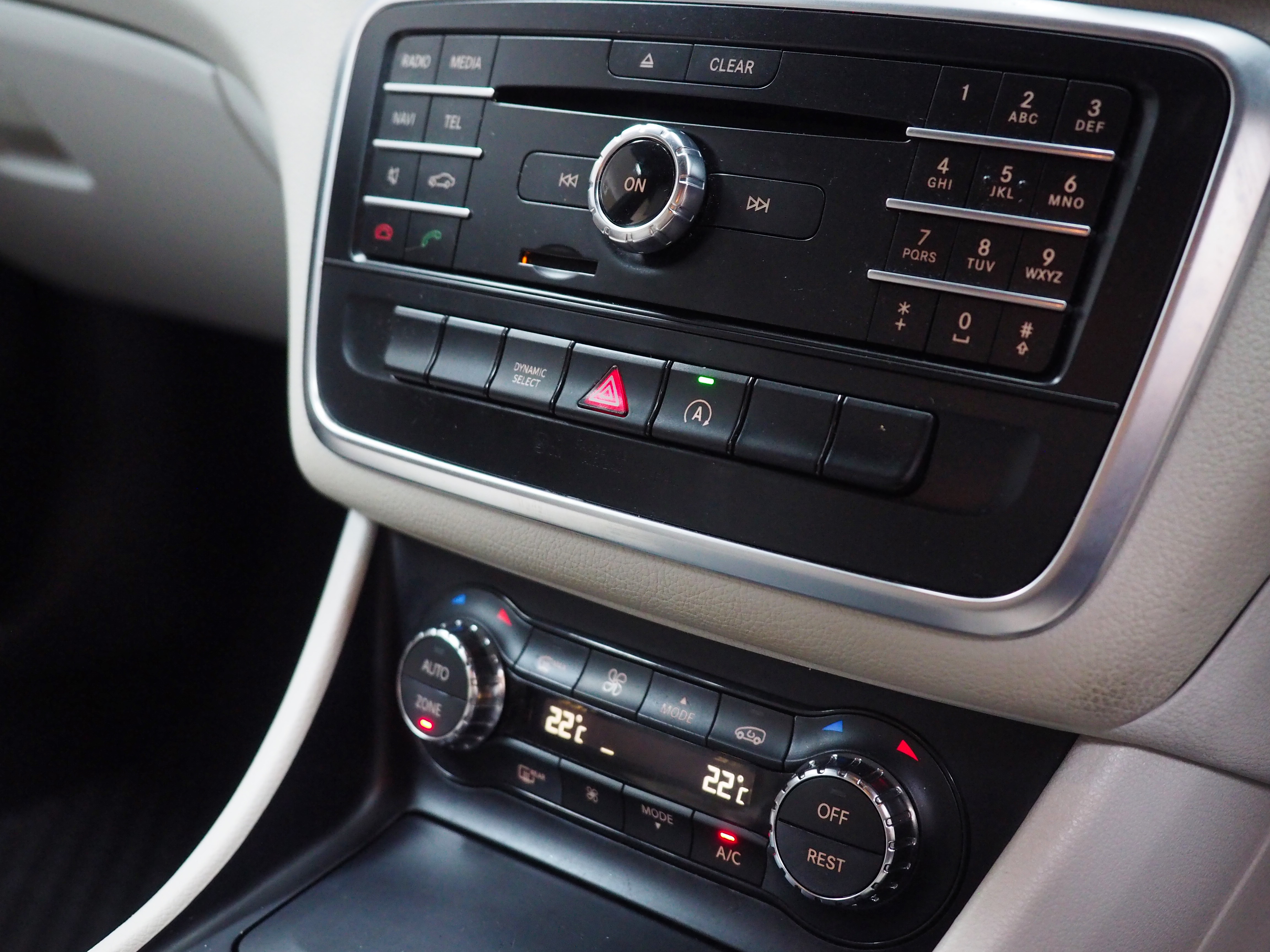 จองแล้ว CLA200 Urban W117