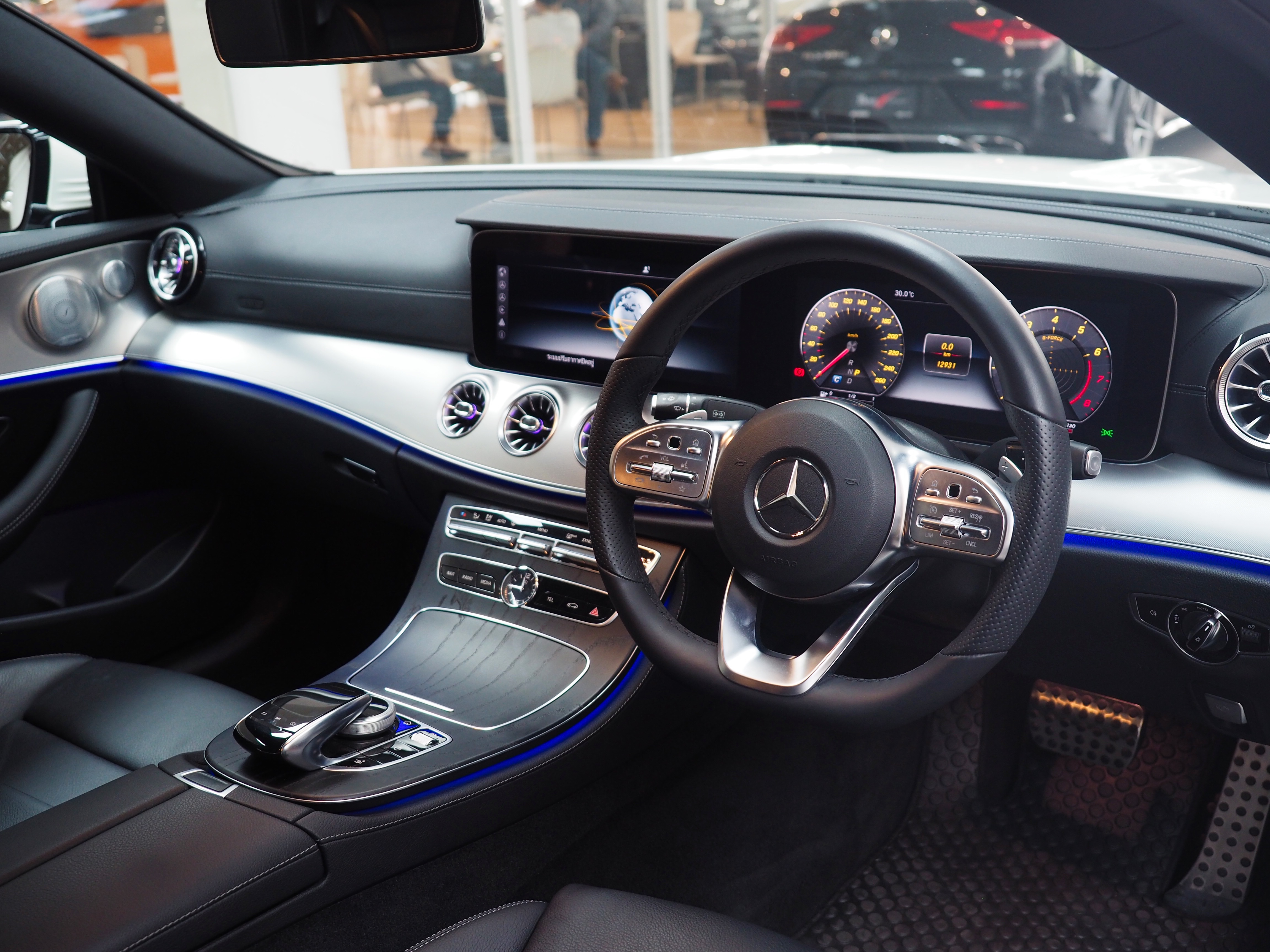 จองแล้ว E200 Coupe AMG Dynamic W238