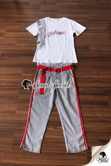 เสื้อขาวกางเกงลายริ้วชุดแฟชั่นลุคสาวเกาหลี