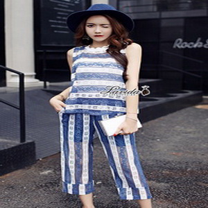 เซตเสื้อกางเกง ผ้าลูกไม้สีฟ้าครามสลับขาว