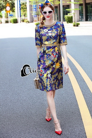 ชุดเดรสคอกลมแขน 3 ส่วน