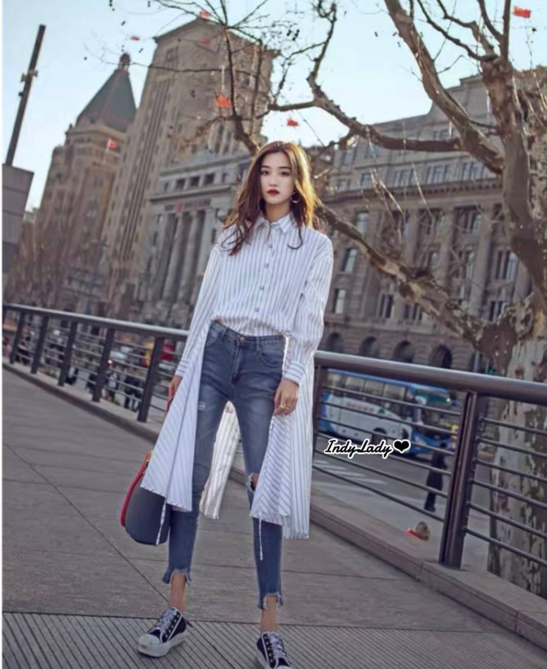 เสื้อเชิ้ต ลายริ้ว คอปกกระดุม