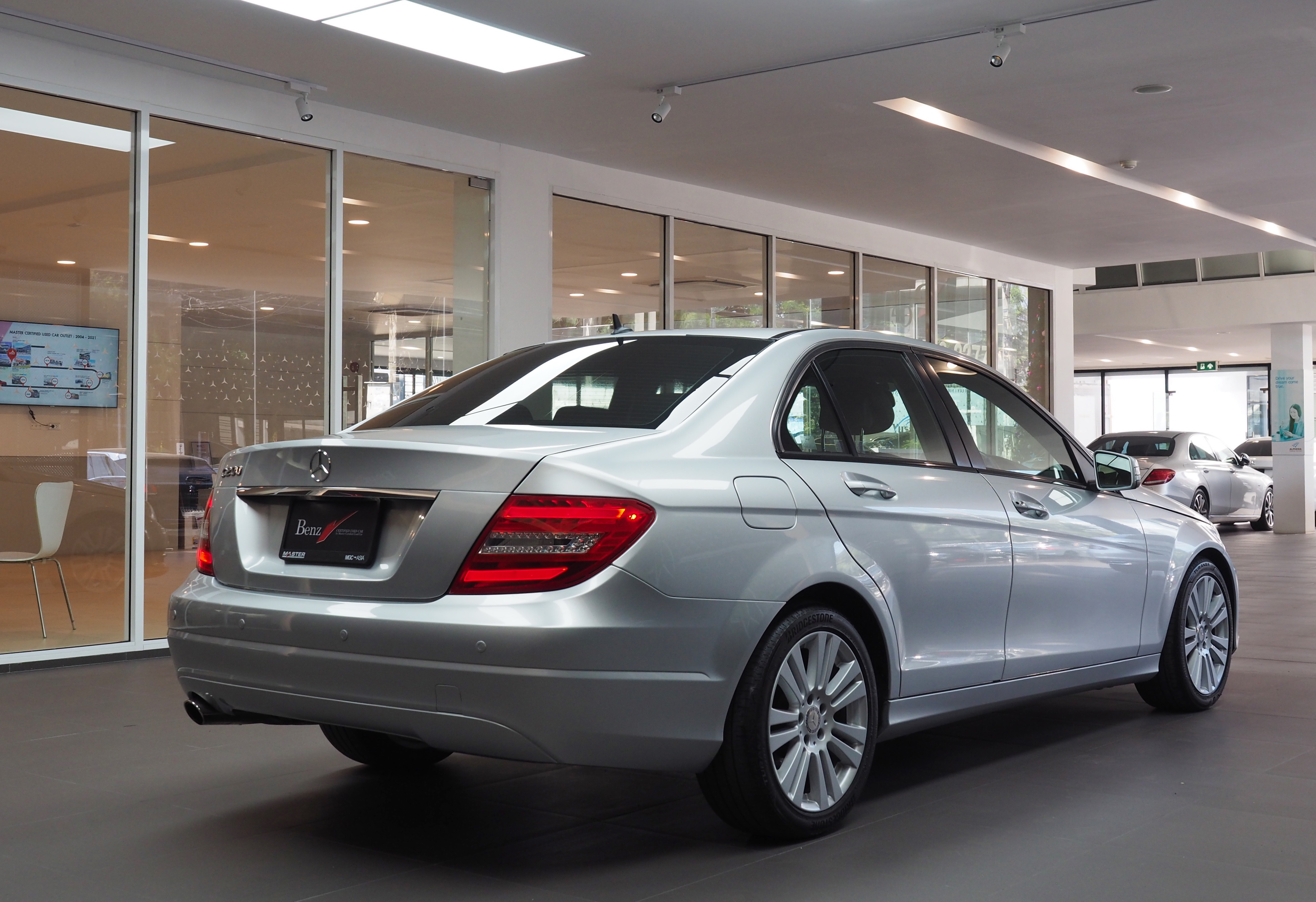 จองแล้ว C200 CGI Style W204