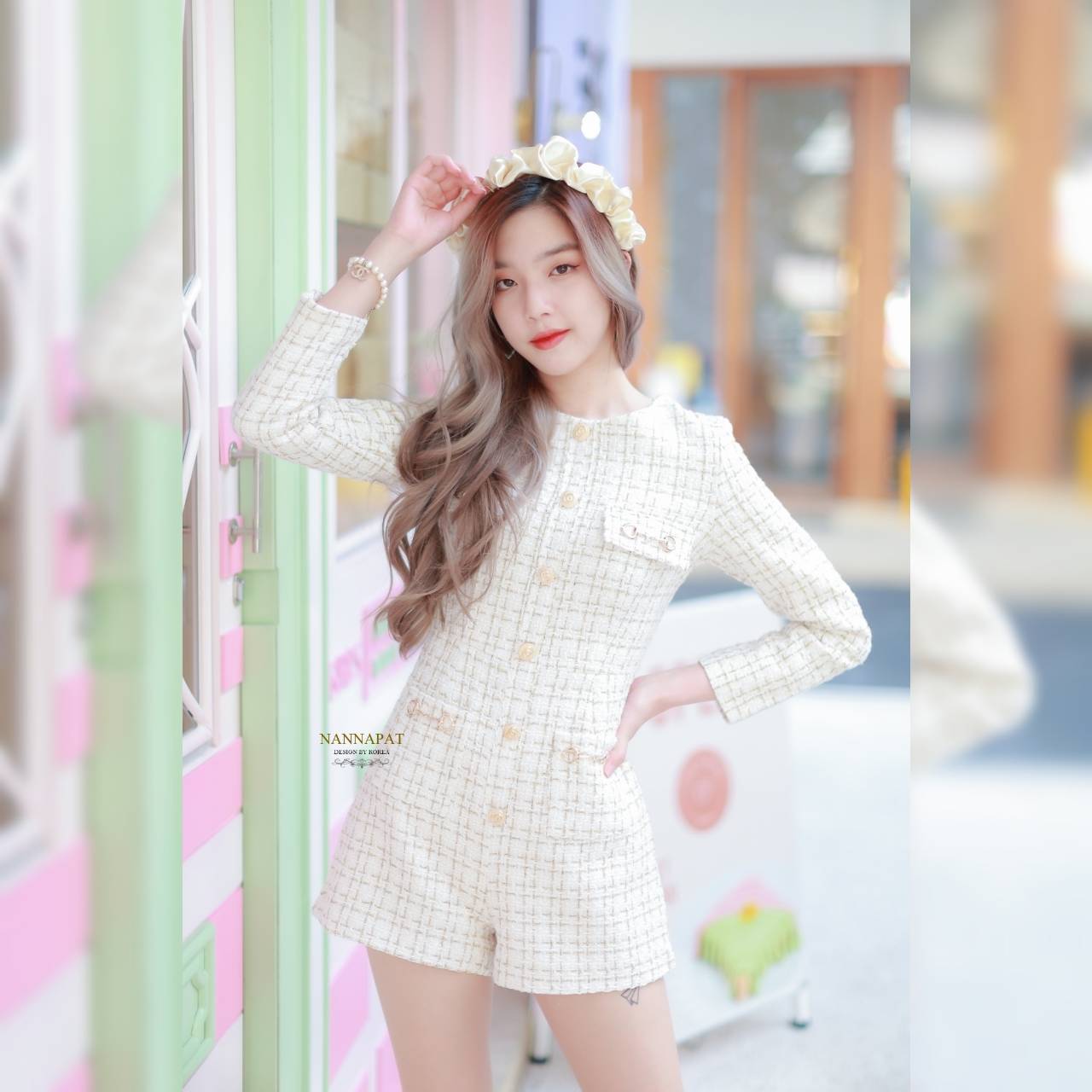 ้พลสูทซิปหลัง แต่งอะไหล่ กระดุม
